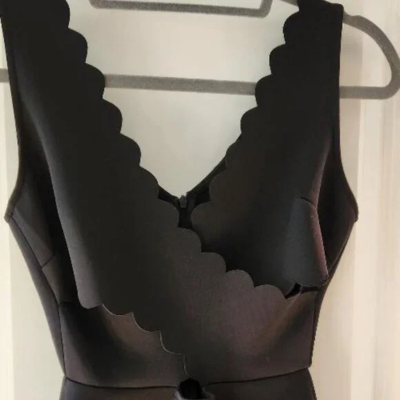 Aqua Black Scalloped V-neck Mini Dress XS - Picture 2 of 6